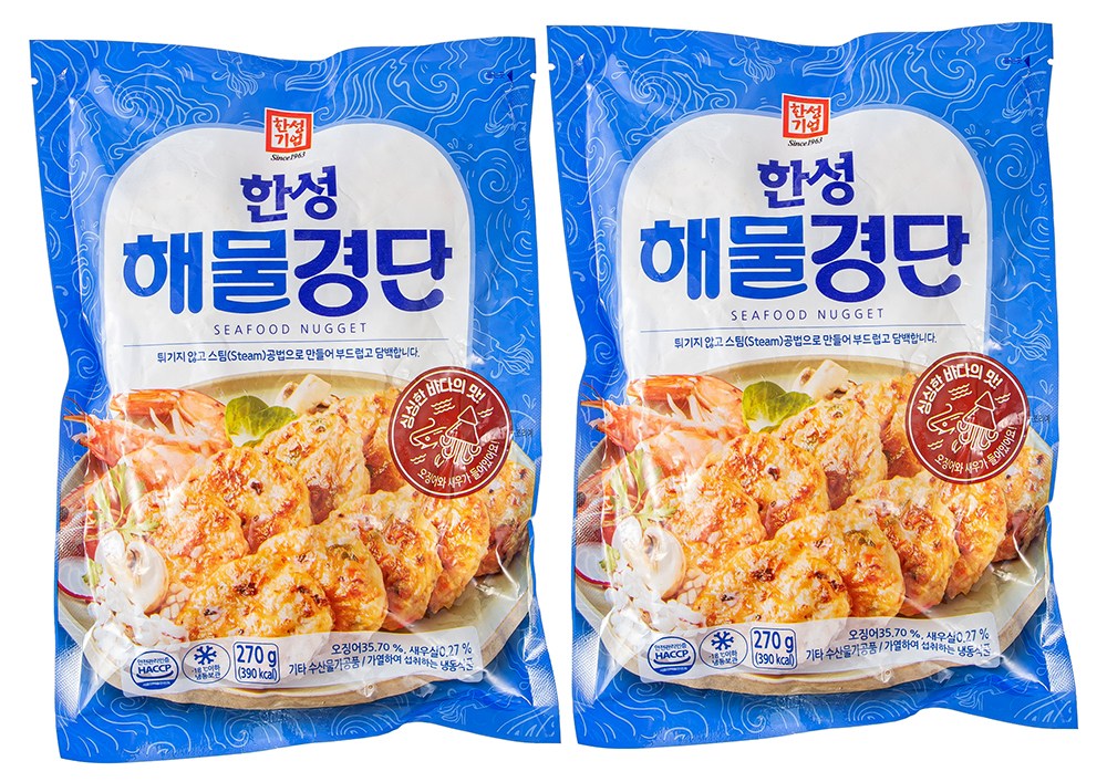 케첩을 곁들여 정갈하게 담아낸 해물경단과 밥, 국이 차려진 가정식 상차림 모습